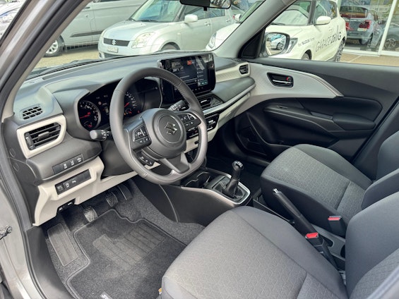 Vehicle image 7 Vehicle image 7