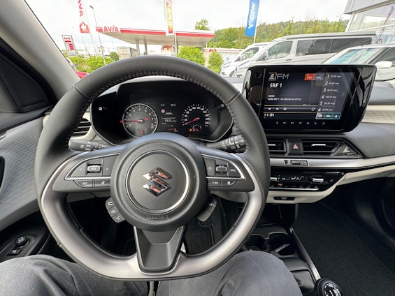 Vehicle image 9 Vehicle image 9