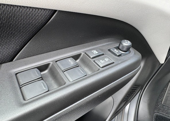 Vehicle image 18 Vehicle image 18