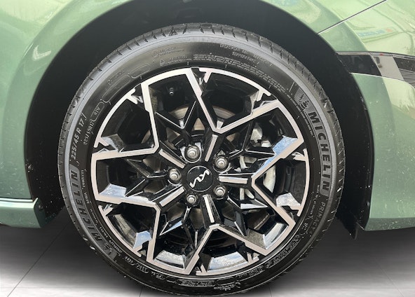 Vehicle image 9 Vehicle image 9