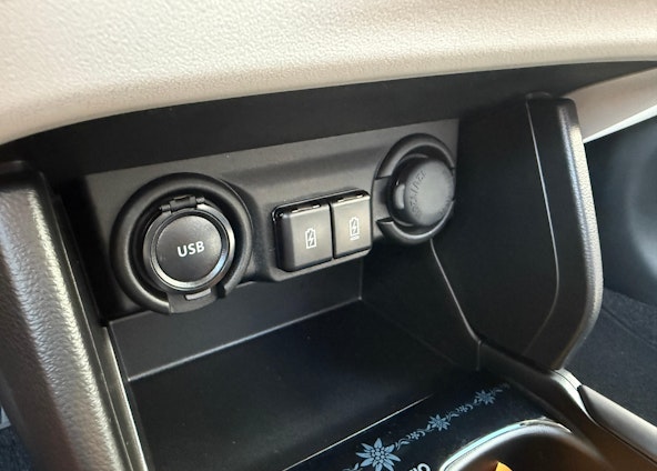 Vehicle image 14 Vehicle image 14