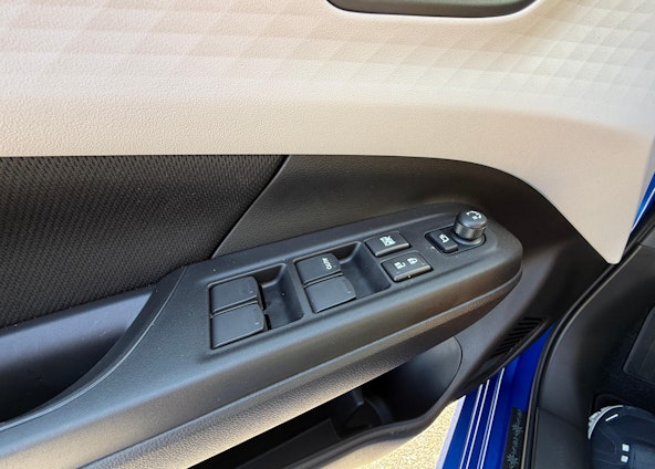 Vehicle image 18 Vehicle image 18