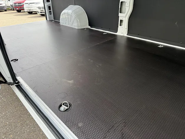 Fiat Ducato Maxi 35 L4H3 2.2MTJ 180PS 3T AHK, 270°Tür, Holzboden, Doppelairbag, Kamera