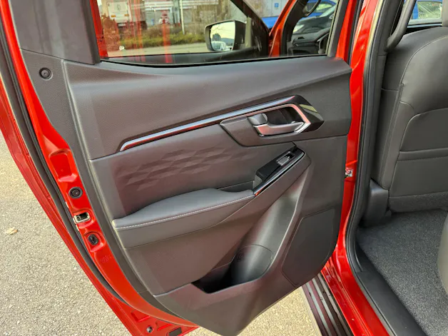 Isuzu D-MAX 1.9 CrewCab N60 Nitro Sport 4x4 Automat 5 JAHRE GARANTIE Nur bei Garage Zöllig - Finanzierung OHNE Zins möglich!