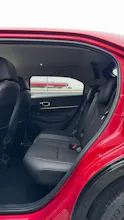 Honda HR-V e:HEV 1.5l Advance Crystal Red, Urban Grau vorrätig 1.9% Leasing Aktion unschlagbar mit 8 Jahren Garantie