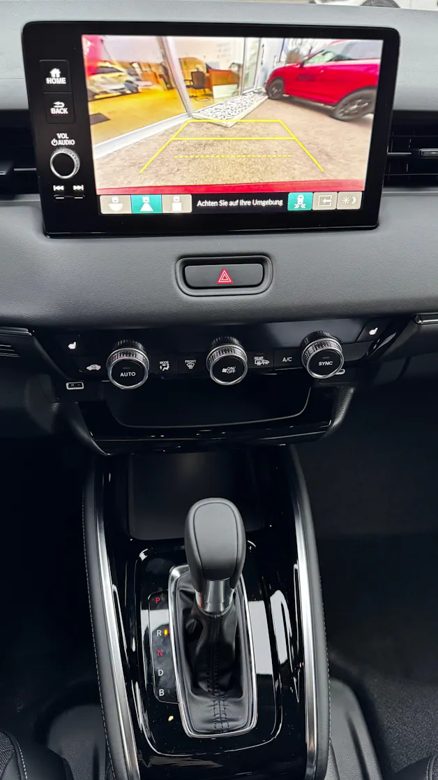 Honda HR-V e:HEV 1.5l Advance Crystal Red, Urban Grau vorrätig 1.9% Leasing Aktion unschlagbar mit 8 Jahren Garantie