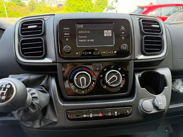 Citroën Jumper 35+ 2.2 BlueHDi 180PS L4H3 270° DAB Lederlenkrad alle Assistenten Top Aust. Alle Grössen verfügbar