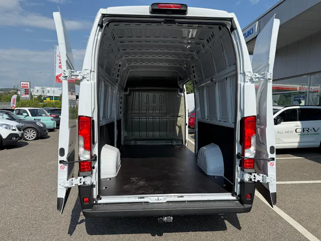 Citroën Jumper 35+ 2.2 BlueHDi 180PS L4H3 270° DAB Lederlenkrad alle Assistenten Top Aust. Alle Grössen verfügbar
