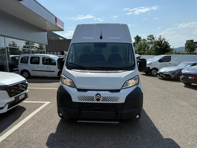 Citroën Jumper 35+ 2.2 BlueHDi 180PS L4H3 270° DAB Lederlenkrad alle Assistenten Top Aust. Alle Grössen verfügbar