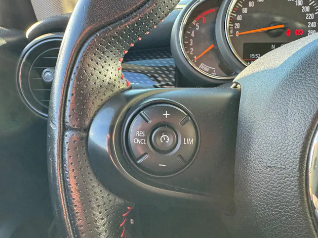 Mini Mini Cooper SD Nur bei uns - GARANTIE Motor und Getriebe für 12 Monate oder 15'000 km!