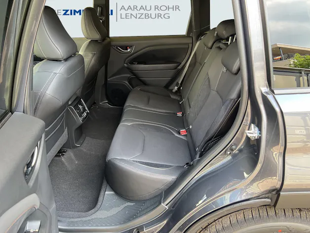 Subaru Forester 2.0i e-Boxer Luxury Lineartronic