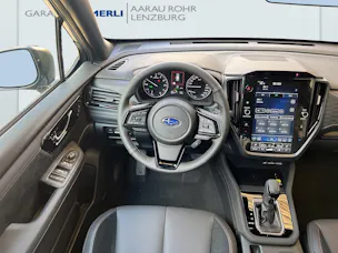 Subaru Forester 2.0i e-Boxer Luxury Lineartronic
