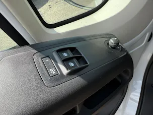 Citroën Jumper 35+ 2.2 BlueHDi 180PS L4H2 2 Airbag Kamera 270°Tür Doppelblattfedern AHK 3T Holzboden, alle Grössen verfügbar!