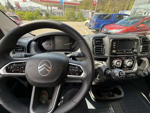 Citroën Jumper 35+ 2.2 BlueHDi 180PS L4H2 2 Airbag Kamera 270°Tür Doppelblattfedern AHK 3T Holzboden, alle Grössen verfügbar!
