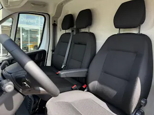 Citroën Jumper 35+ 2.2 BlueHDi 180PS L4H2 2 Airbag Kamera 270°Tür Doppelblattfedern AHK 3T Holzboden, alle Grössen verfügbar!