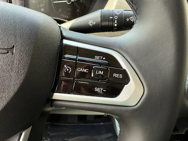 Citroën Jumper 35+ 2.2 BlueHDi 180PS L4H2 2 Airbag Kamera 270°Tür Doppelblattfedern AHK 3T Holzboden, alle Grössen verfügbar!