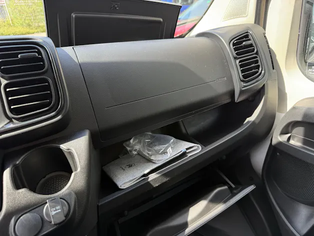Citroën Jumper 35+ 2.2 BlueHDi 180PS L4H2 2 Airbag Kamera 270°Tür Doppelblattfedern AHK 3T Holzboden, alle Grössen verfügbar!