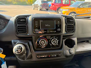 Citroën Jumper 35+ 2.2 BlueHDi 140 L3H3 Ersatzrad, 270° Türen Doppelairbag, AHK 3T, alle Grössen an Lager