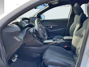 Peugeot 208 1.2 MHEV 136 GT
