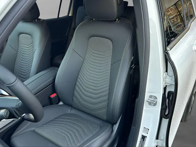 Mercedes-Benz EQB 300 4Matic Swiss Star