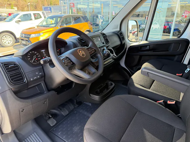 Citroën Jumper 35 2.2 BlueHDi 140 L2H2 270° 2xAirbag Spurhalteassistent, Aut. Notbremssystem, AHK, Best Ausstattun! Alle Grösse an Lager