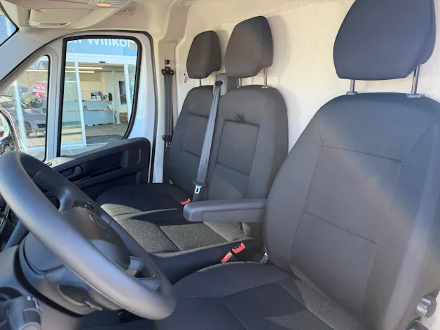 Citroën Jumper 35 2.2 BlueHDi 140 L2H2 270° 2xAirbag Spurhalteassistent, Aut. Notbremssystem, AHK, Best Ausstattun! Alle Grösse an Lager