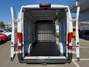 Citroën Jumper 35 2.2 BlueHDi 140 L2H2 270° 2xAirbag Spurhalteassistent, Aut. Notbremssystem, AHK, Best Ausstattun! Alle Grösse an Lager
