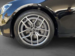 Mercedes-Benz E 220 d T 4M Swiss Star