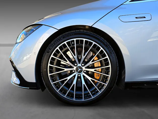 MERCEDES-BENZ EQE 43 AMG