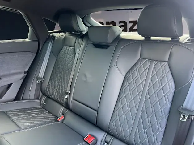 Audi SQ6 Sportback e-tron quattro