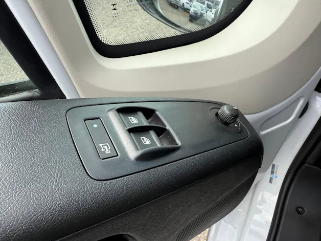 Fiat Ducato 35 L3H2 2.2MTJ 140 PS 7 Sitze 270° Garantie bis 10.2027 / 120'000 km