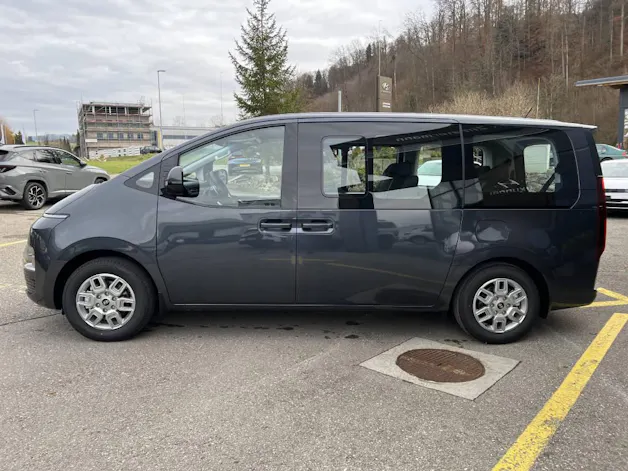 Hyundai Staria Wagon 1.6 GDi HEV Amplia