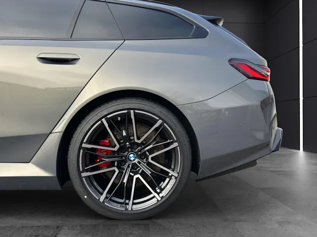 BMW M5 xDrive Touring