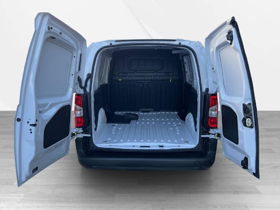 Vehicle image 8 Vehicle image 8