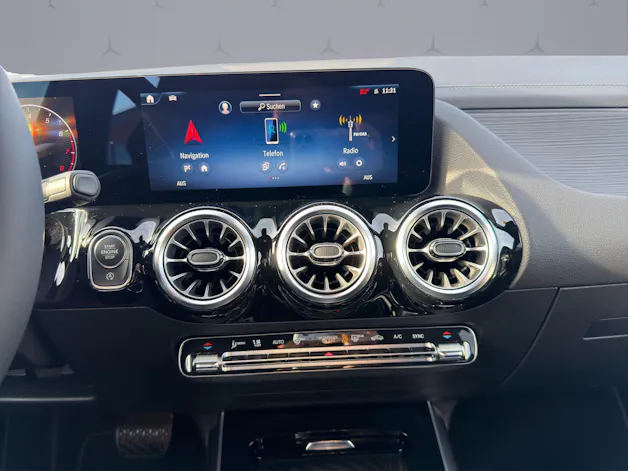 Mercedes-Benz GLA 250 Swiss Star Progressive 4matic