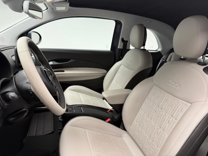 Vehicle image FIAT 500