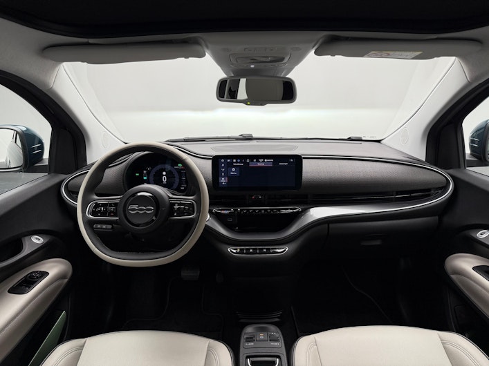 Vehicle image FIAT 500