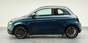 Vehicle image FIAT 500 Cabrio La Prima