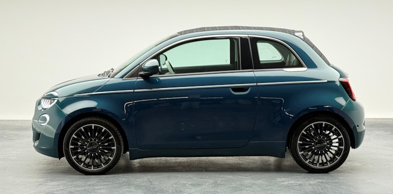 Vehicle image FIAT 500