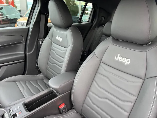 Jeep Avenger 1.2 MHEV Overland 4xe