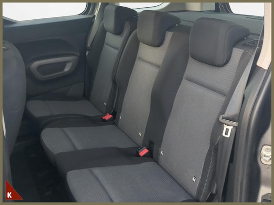 Vehicle image 12 Vehicle image 12