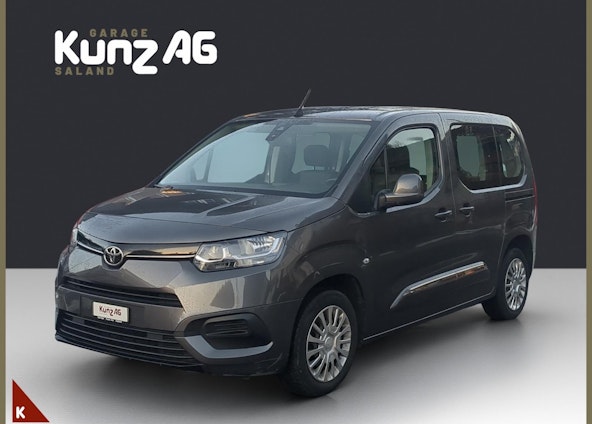 First vehicle image First vehicle image