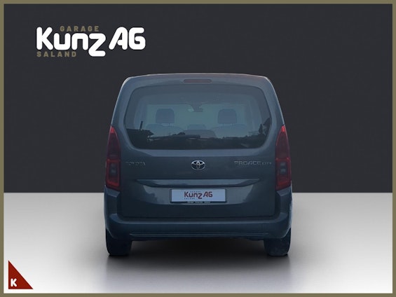 Vehicle image 4 Vehicle image 4