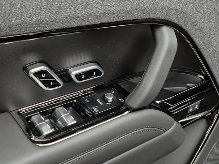 Fahrzeugbild LAND ROVER RANGE ROVER SPORT