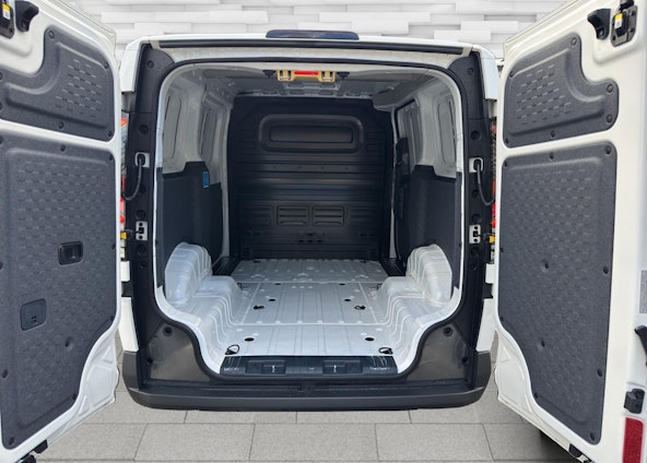 Vehicle image 9 Vehicle image 9