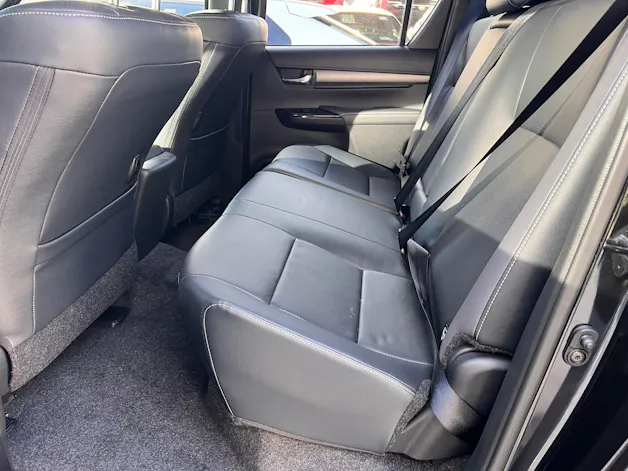 Toyota Hilux Double Cab.-Pick-up 2.8 D-4D MHEV 204 Invincible