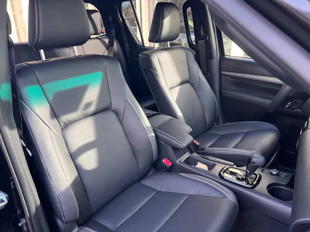 Toyota Hilux Double Cab.-Pick-up 2.8 D-4D MHEV 204 Invincible
