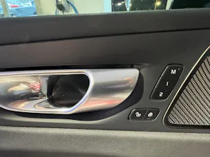 Volvo XC60 2.0 T6 TE Ultimate Dark eAWD