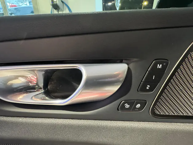 Volvo XC60 2.0 T6 TE Ultimate Dark eAWD