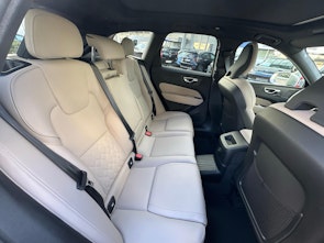 Vehicle image VOLVO XC60 2.0 T6 TE Ultra Bright eAWD